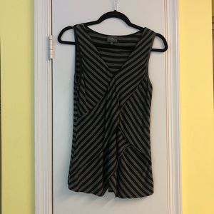 Figure-flattering Market & Spruce top.